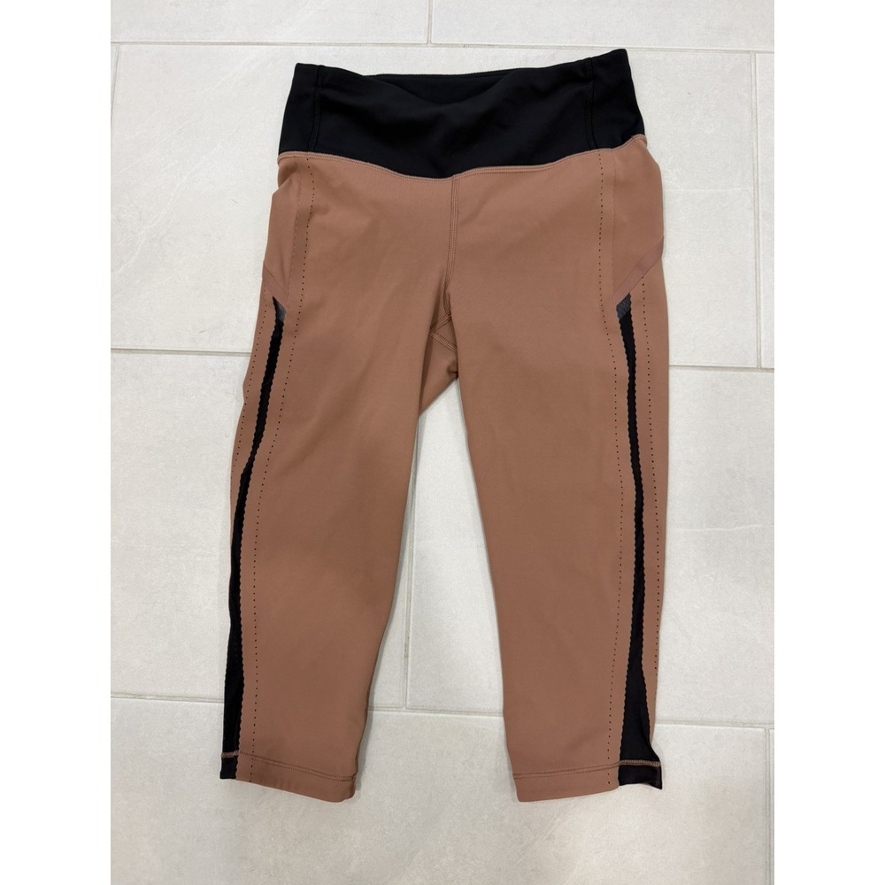 Lululemon Smooth Stride Leggings Cropped Women's 4 Eyelet Detail Zipper Pocket